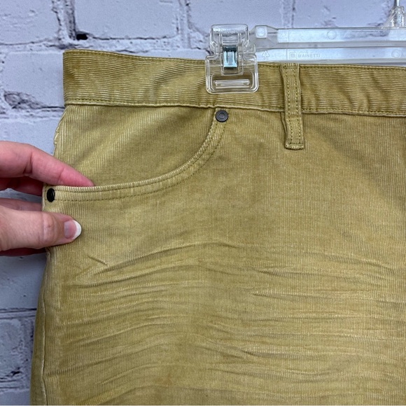 Carve Designs 'Oahu' High Rise 6” Raw Hem Corduroy Shorts Cumin Sz 16 - Picture 4 of 13